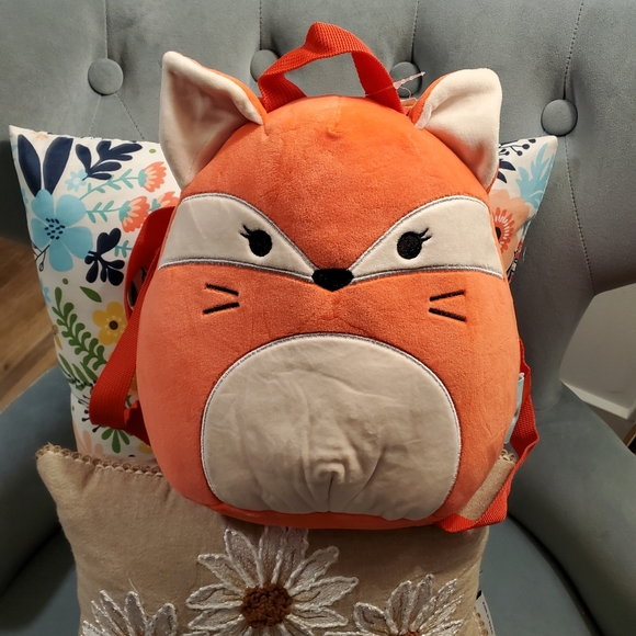 FOX Mini Squishmallow Backpack - Picture 3 of 3